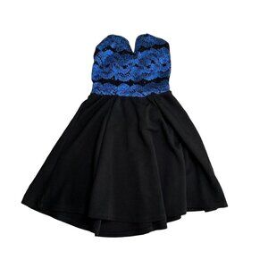 Charlotte black and blue lace sweetheart strapless mini‎ flair dress, size small